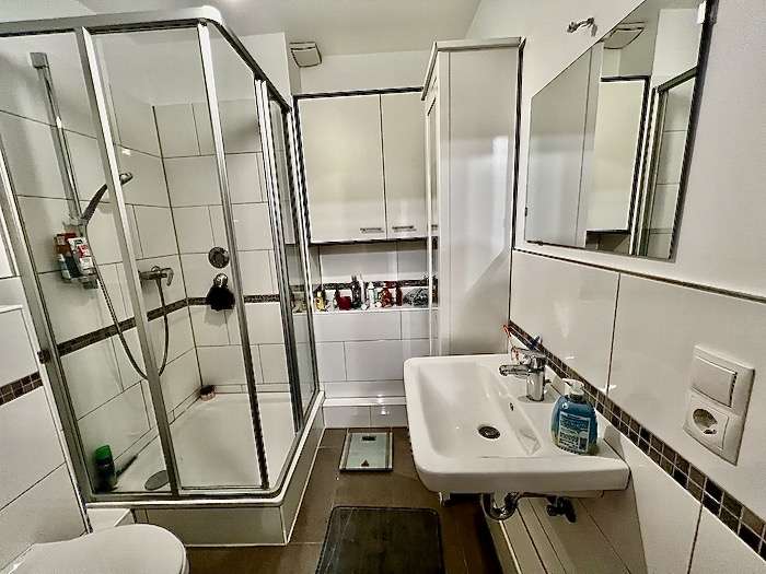 Etagenwohnung Düsseldorf / Heerdt Heerdt - 2 Zimmer, 49 m&sup2;, 200.000&euro; | Angebot:26101524