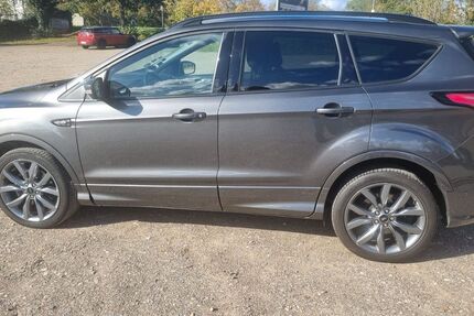 Ford Kuga 68.000 km 17.750 &euro; Köln 50737