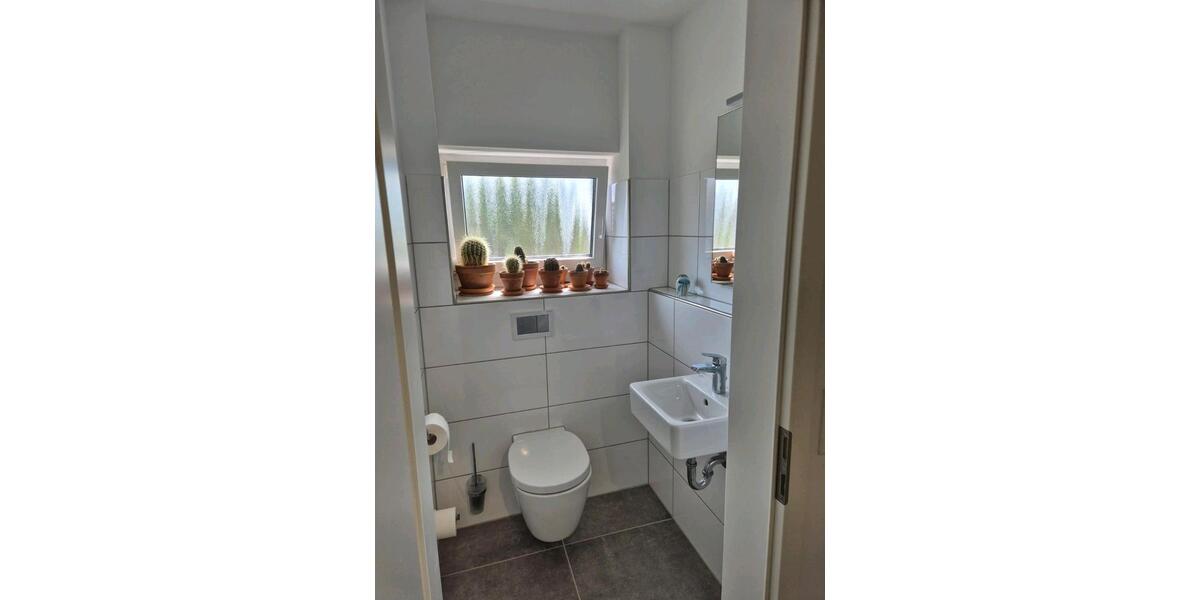 Dachgeschoßwohnung Leichlingen (Rheinland) - 3 Zimmer, 95 m&sup2;, 1.800&euro; | Angebot:26692780