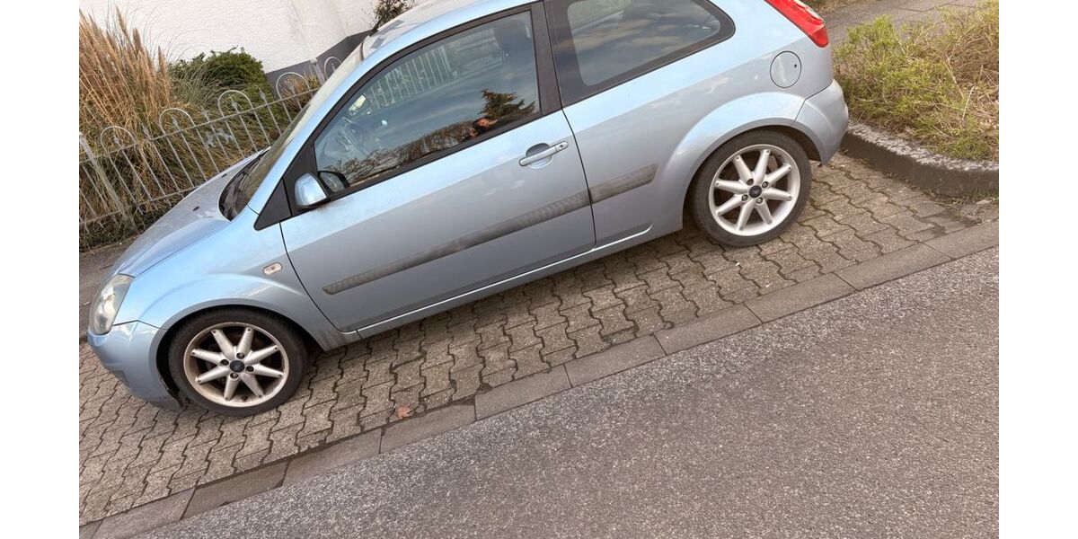 Ford Fiesta 132.300 km 750 &euro; Pulheim 50259
