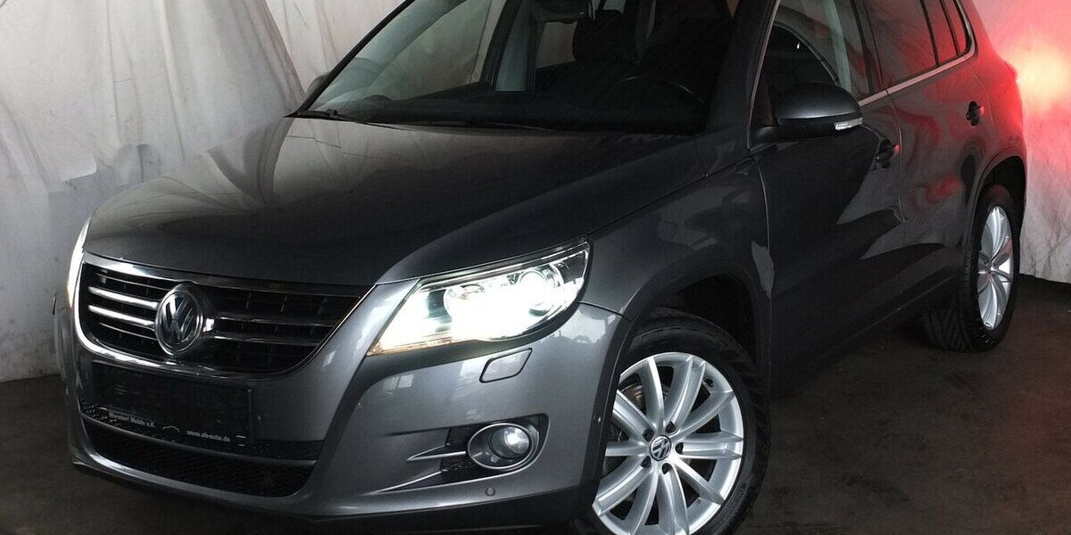 VW Tiguan TEAM orig.ATM ca 52 tkm XENON AHK PARKPILOT 112.432 km 9.698 &euro; Köln 50858