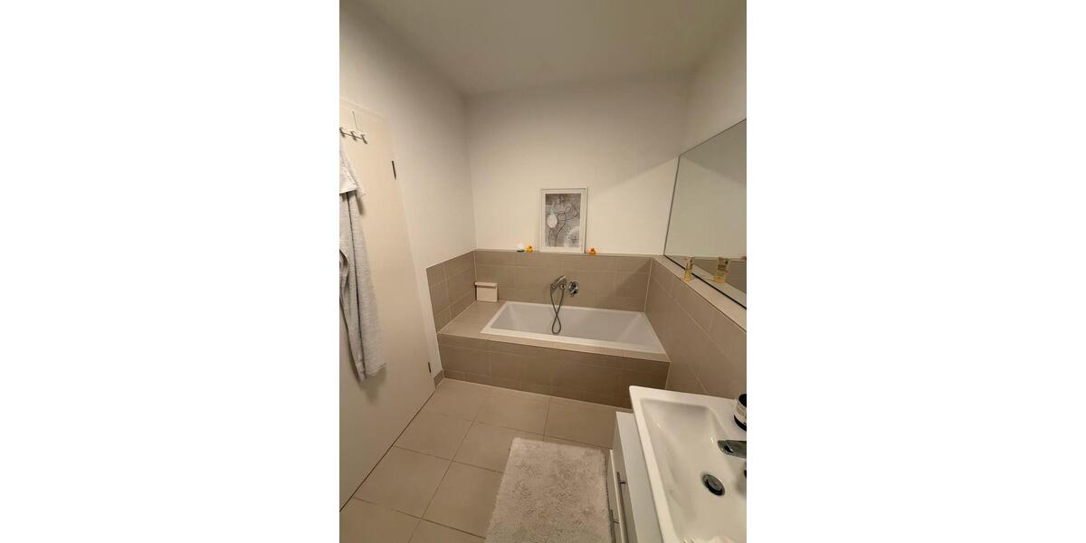Einfamilienhaus Düsseldorf Heerdt - 3.5 Zimmer, 180 m&sup2;, 3.850&euro; | Angebot:26523209