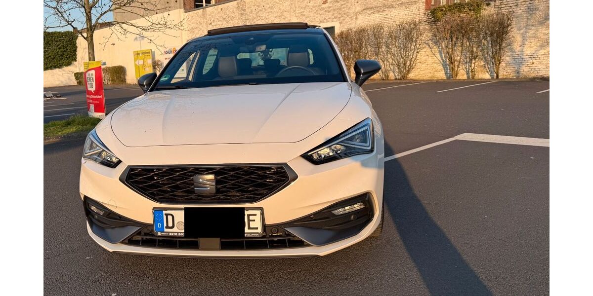 Seat Leon 127.356 km 15.999 &euro; Düsseldorf 40225