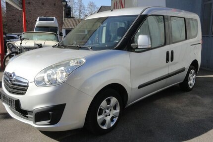 Opel Combo Edition 1,6 d Klima PDC SHZ AHK 5Sitzer 124.000 km 6.390 &euro; Neuss 41462