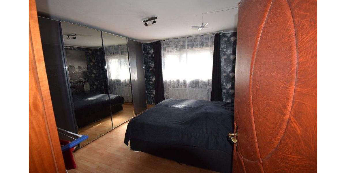 Möchten Sie nach Ihrem Feierabend im hauseigenen Pool und in der Sauna entspannen? - Etagenwohnung Bergisch Gladbach Gladbach | Angebot:25214408