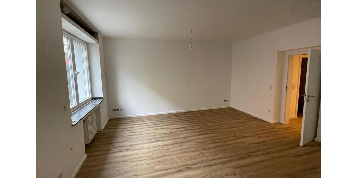 Hochparterre Düsseldorf Stadtbezirk 5 - 2.5 Zimmer, 88 m&sup2;, 1.480&euro; | Angebot:25809179