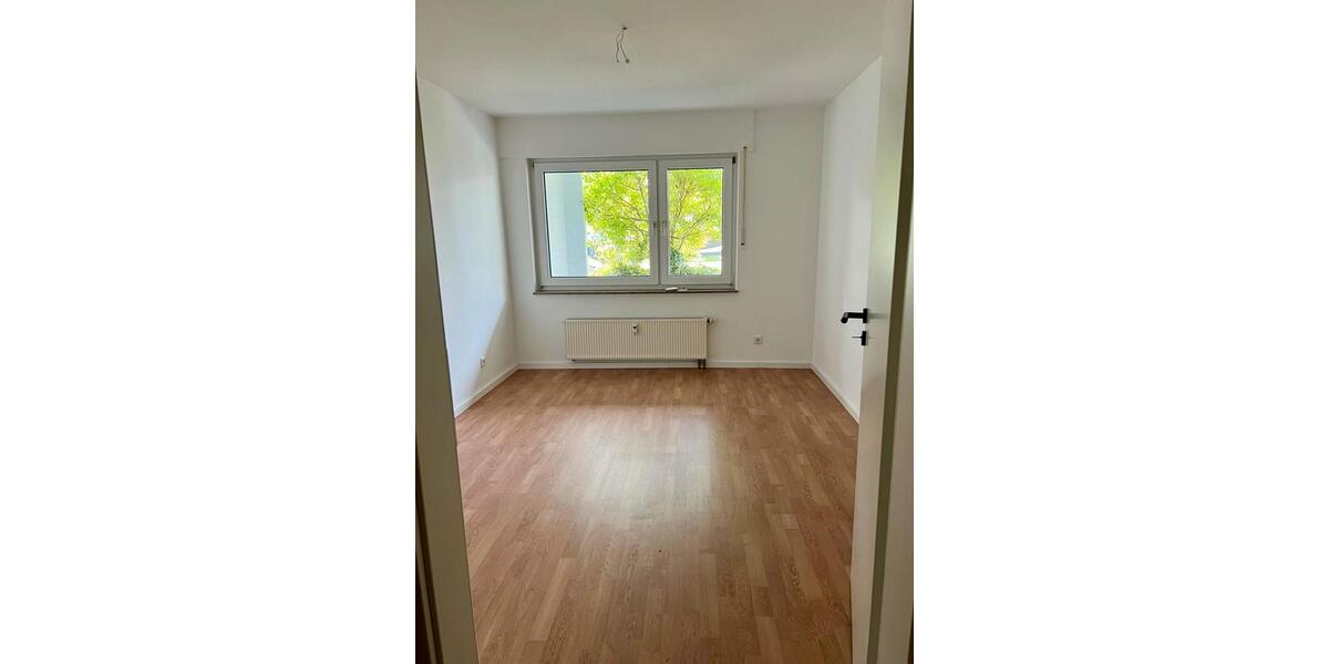 Erdgeschoßwohnung Langenfeld (Rheinland) - 2 Zimmer, 62 m&sup2;, 245.000&euro; | Angebot:26022916