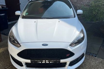 Ford Focus 105.000 km 13.000 &euro; Grevenbroich 41516